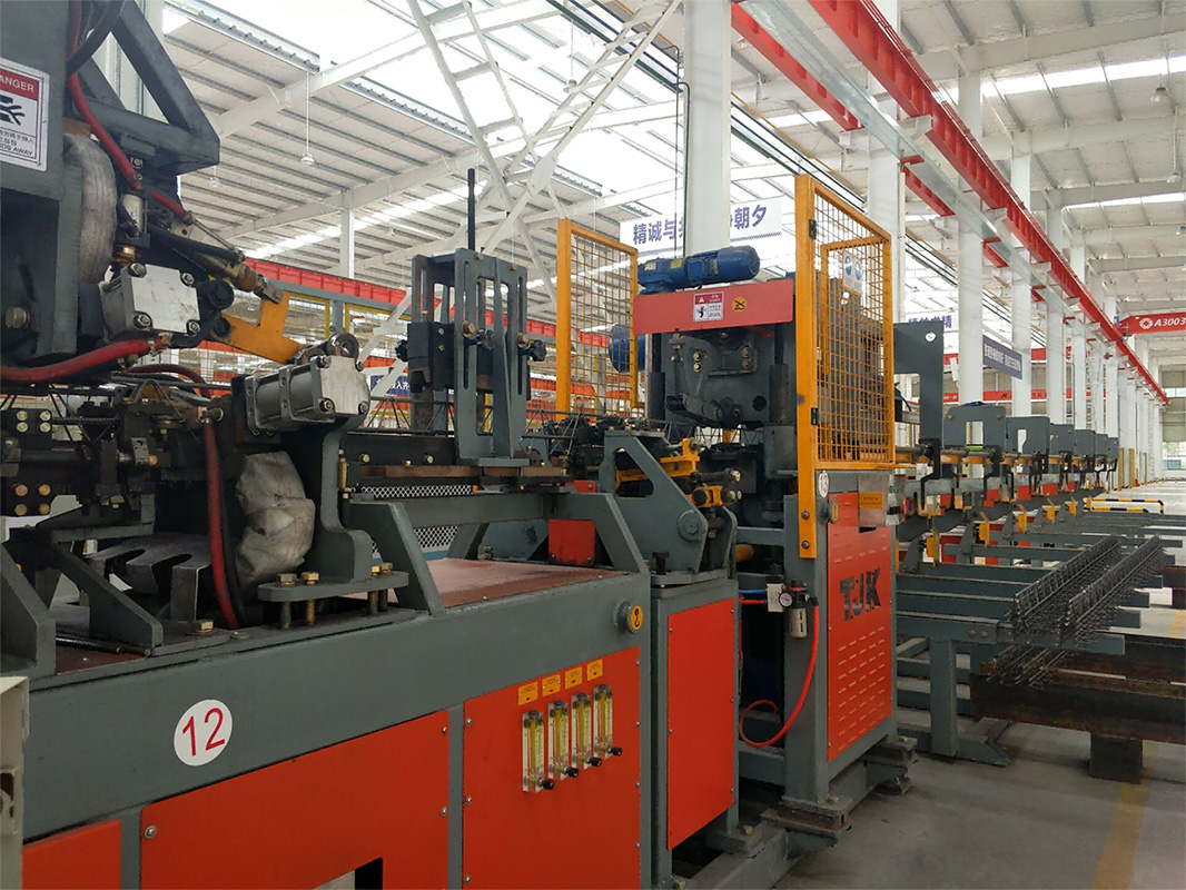 箱型柱主要加工設(shè)備